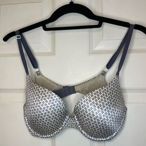 Victoria’s secret Padded Perfect Coverage blue and white bra